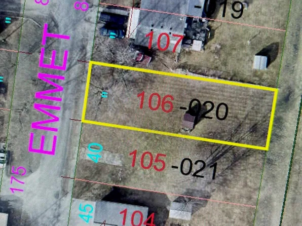 524 S Emmett St, Virden, IL 62690