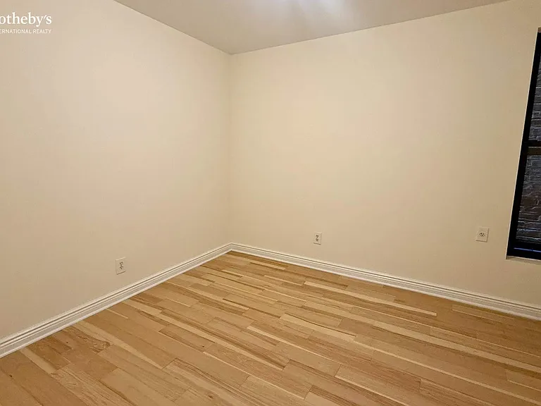 2708 Broadway #11 — Photo 3
