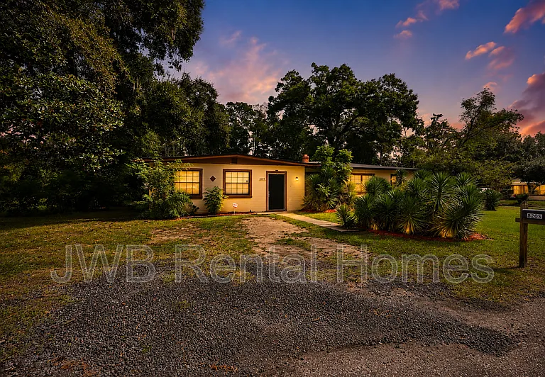 8905 Madison Ave — Photo 10