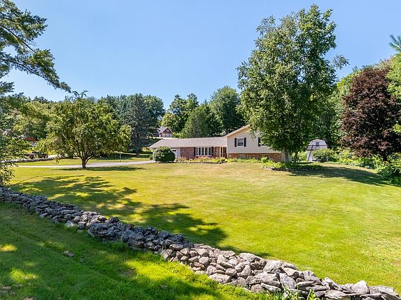 2nd image of 4 Fairway Heights Road