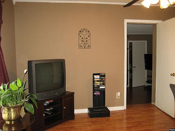 SITTING ROOM OFF MASTER