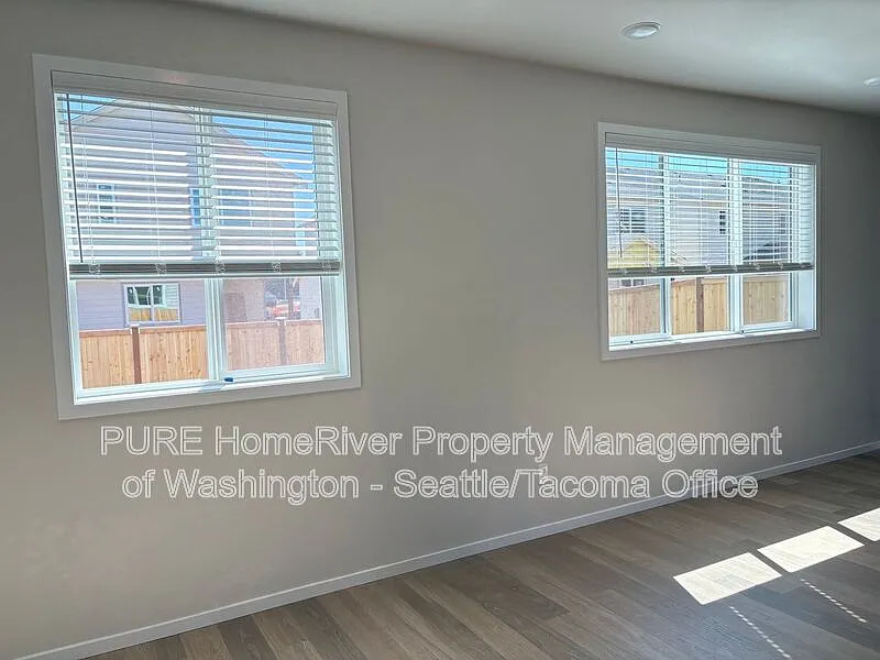 4 bed, 2.5 bath, 1966 sqft, $3,150 — Photo 3