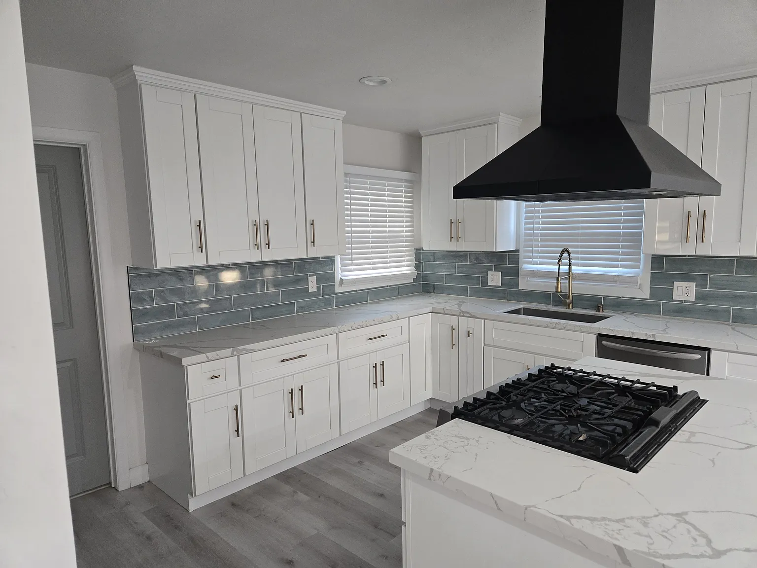 2 bed, 828 sqft, $2,550 — Photo 1