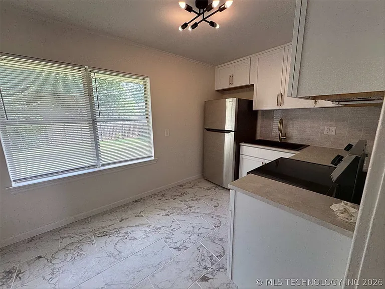 2743 E 3rd St — Photo 7