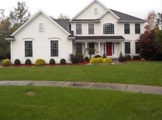 71 Pine Tree Ln, Buffalo, NY 14224