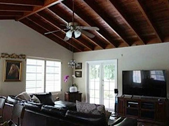 3rd image of 1111 Aduana Ave