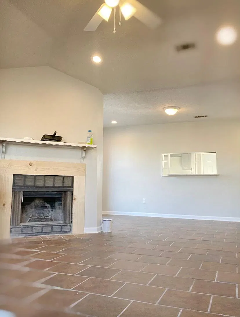 513 Fife Lane — Photo 2