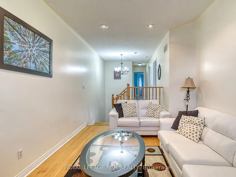 74 Fountainbridge Dr — Photo 13