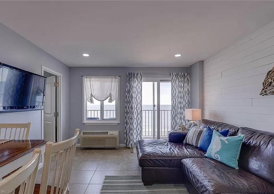 1st image of 303 Atlantic Ave APT 1305