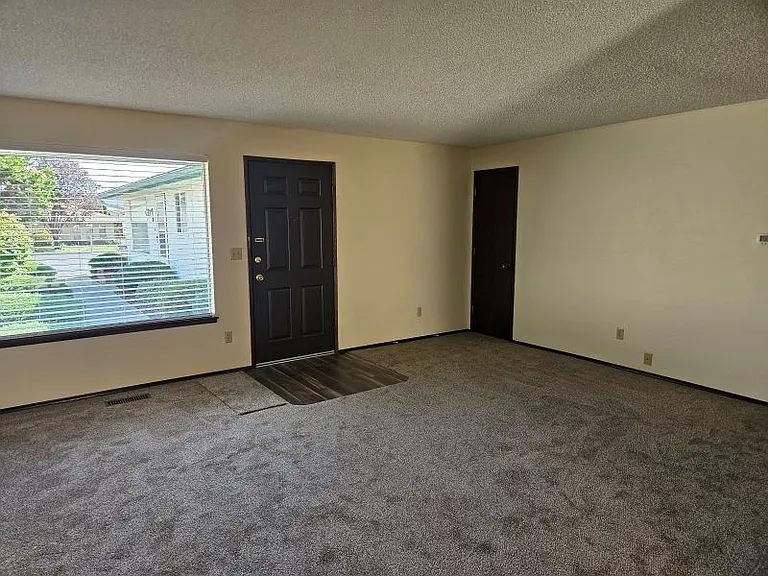 4507 Webster Ave — Photo 5