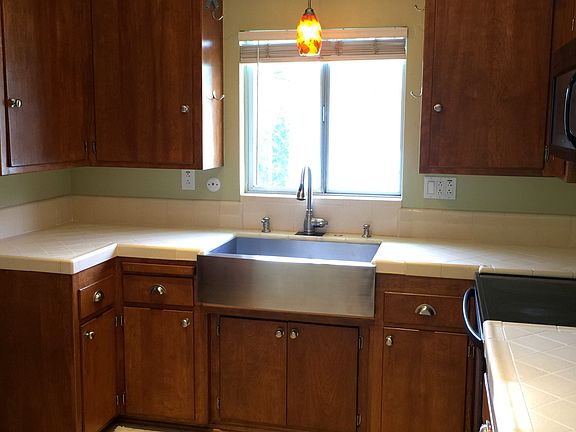 3rd image of 1250 N Mentor Ave APT 9