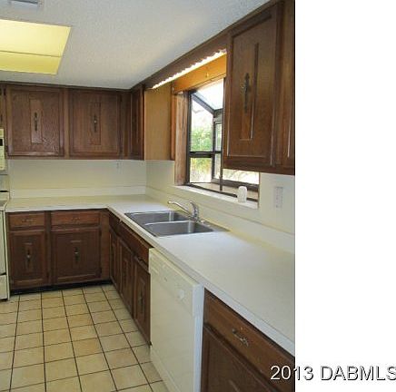 5th image of 851 Schoolway Ave