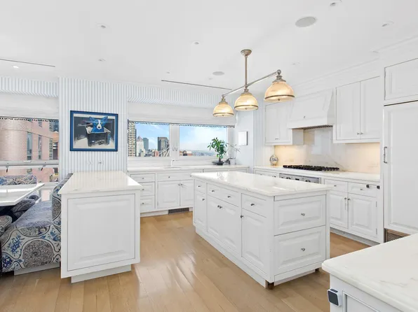 415 East 54th Street image 7 of 20