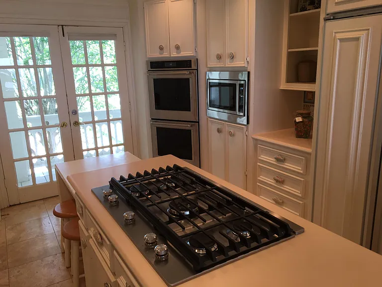 1447 Bayshore Dr — Photo 10