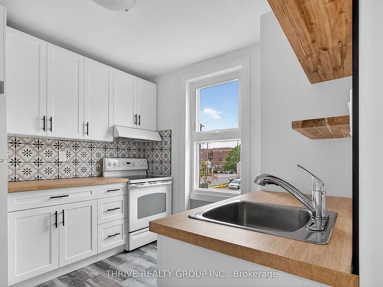 259 Clarence St — Photo 6