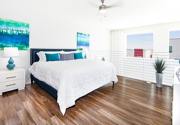 Second floor loft bedroom