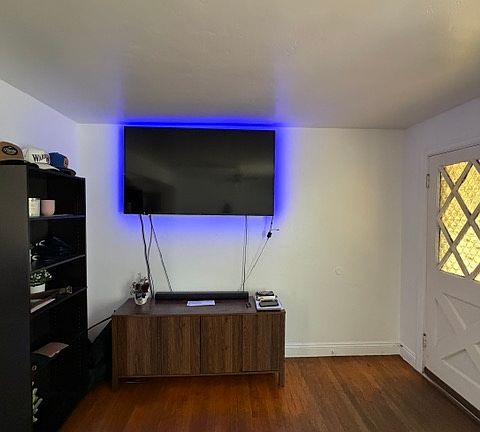 5th image of 220 Clover St