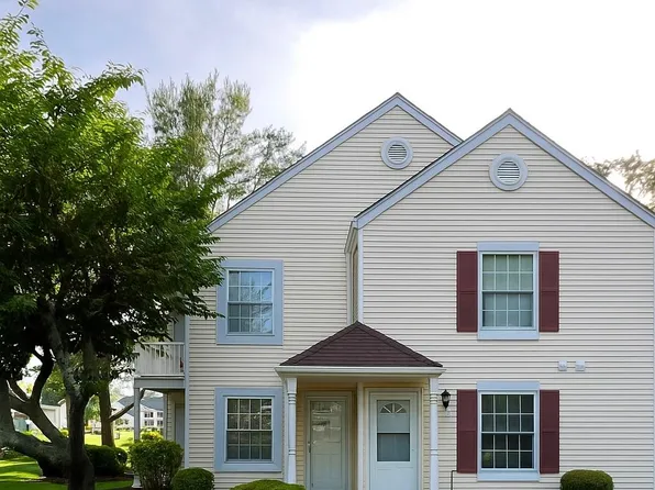 209 Fairview Circle, Middle Island, NY 11953