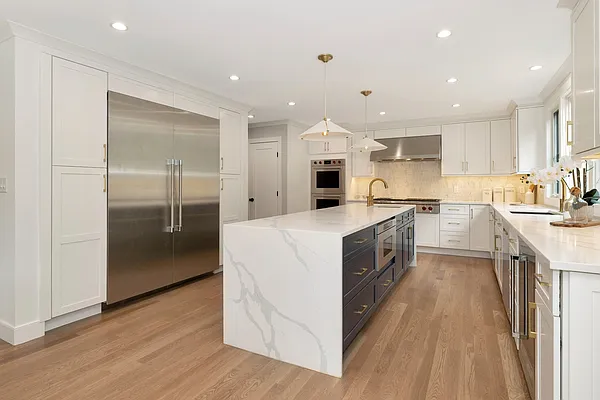 Sold by Trebach Realty | media 15