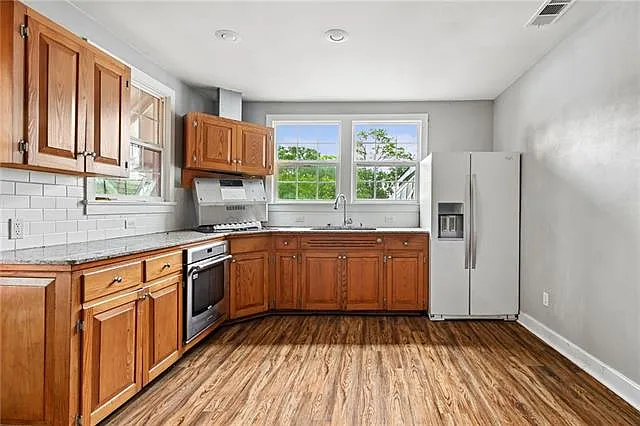 2 bed, 1.0 bath, 1413 sqft, $2,900 — Photo 4