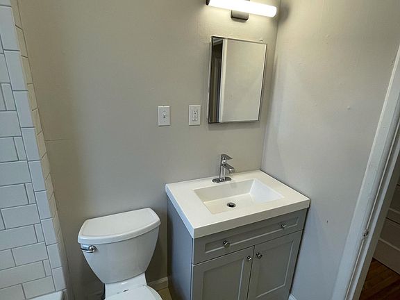 4th image of 1124 Graham St #4S