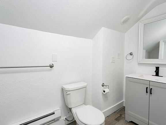 2nd image of 4040 S Bell St #B