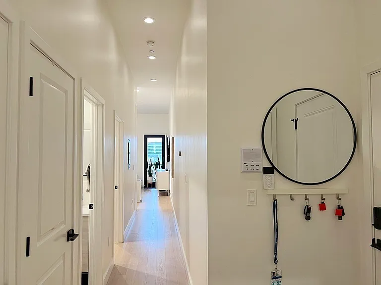 360 Meridian St #7 — Photo 12