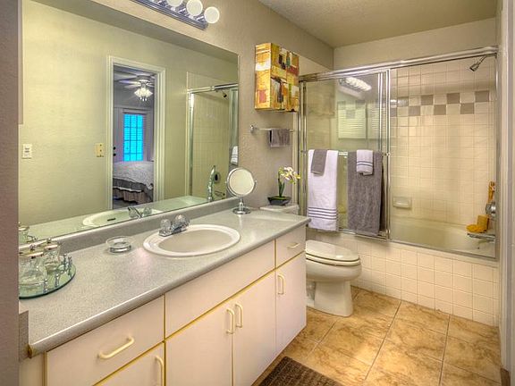 4th image of 15240 Amberly Dr #1518
