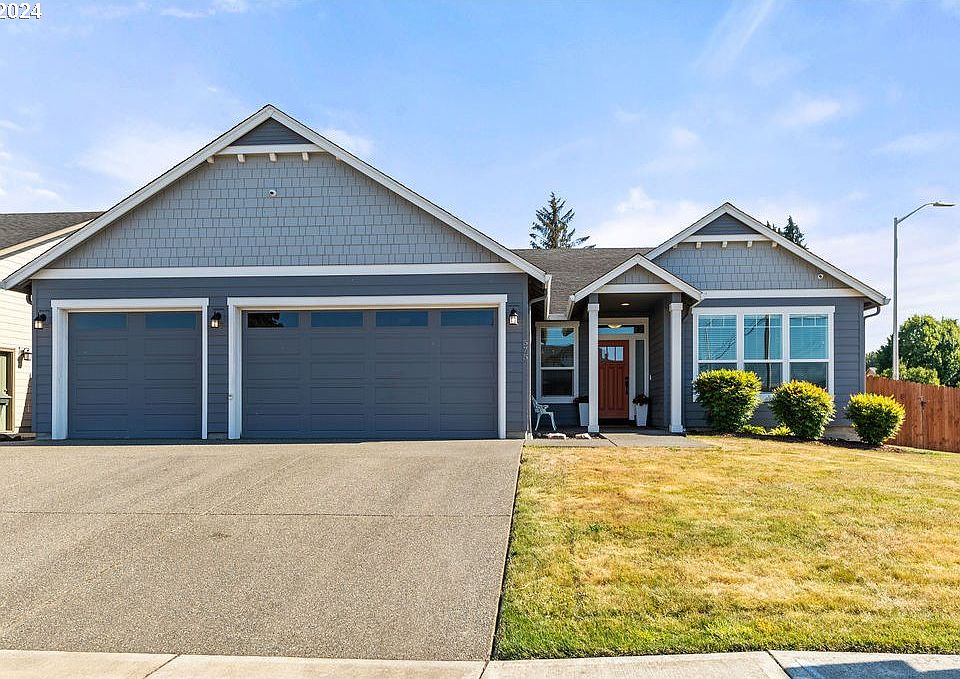 1st image of 575 Lilac Ln