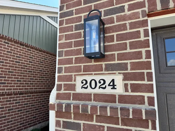 2028 Cedar Lake Dr, Huber Heights, OH 45424