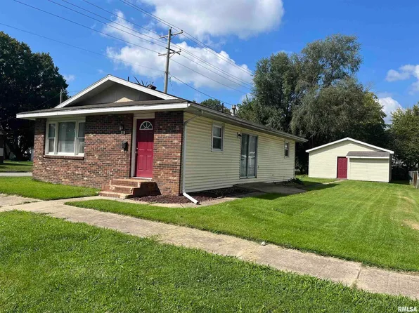 519 S Franklin St, Salem, IL 62881