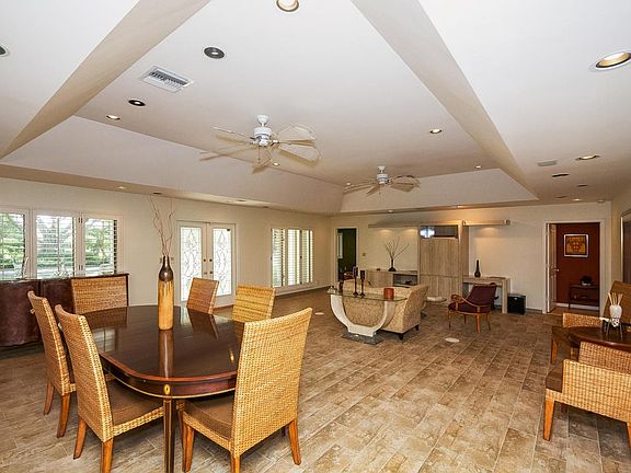 Livingroom/ Dining Room