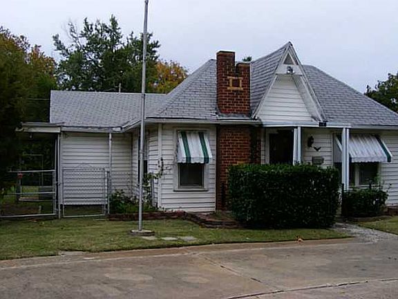 3rd image of 1303 N Park Ave