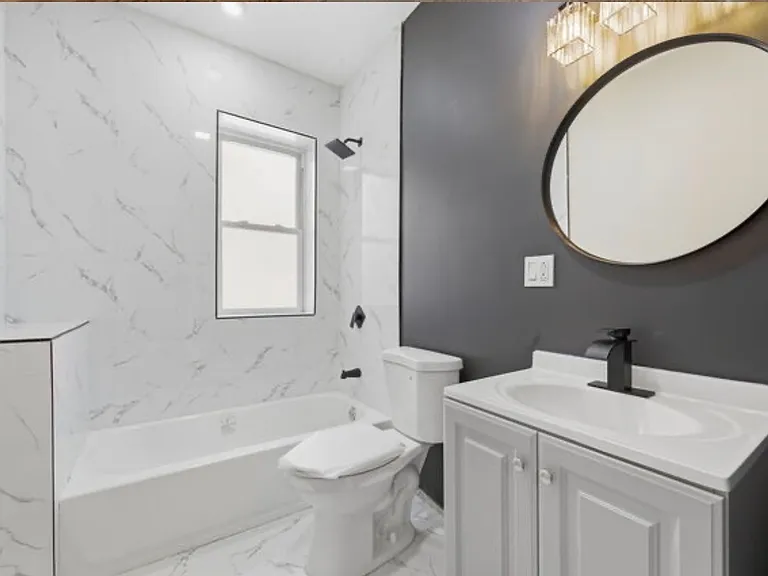 7741 S Phillips Ave #2 — Photo 4