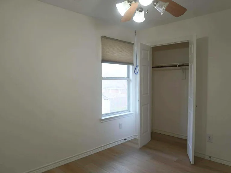 7916 Comal St — Photo 16