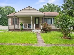 1090-94 N Darby Rd, Hermitage, PA 16148