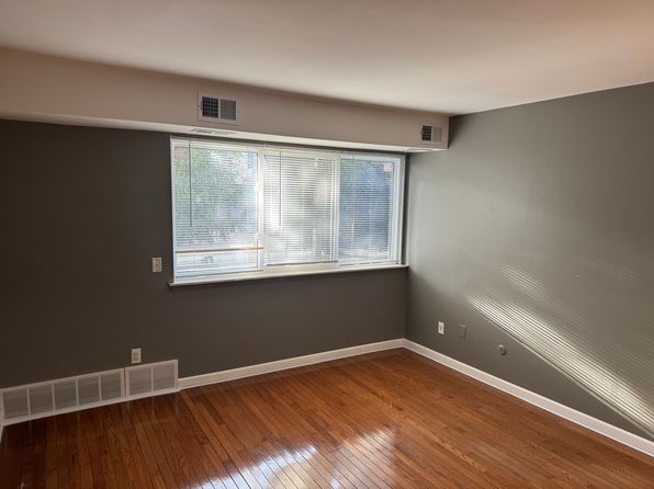 17124 Clinton River Rd APT 3A