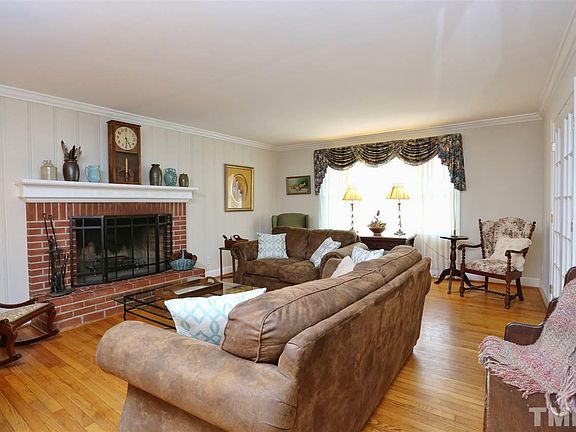 4th image of 211 Caine St