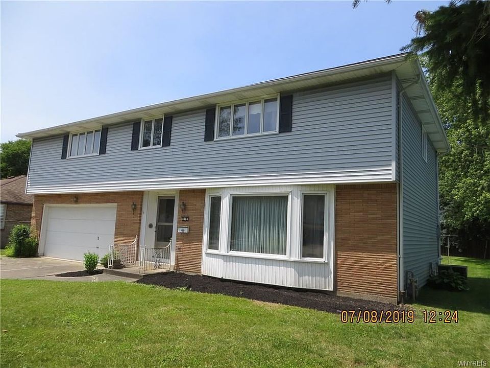 1st image of 118 Sherbrooke Ave