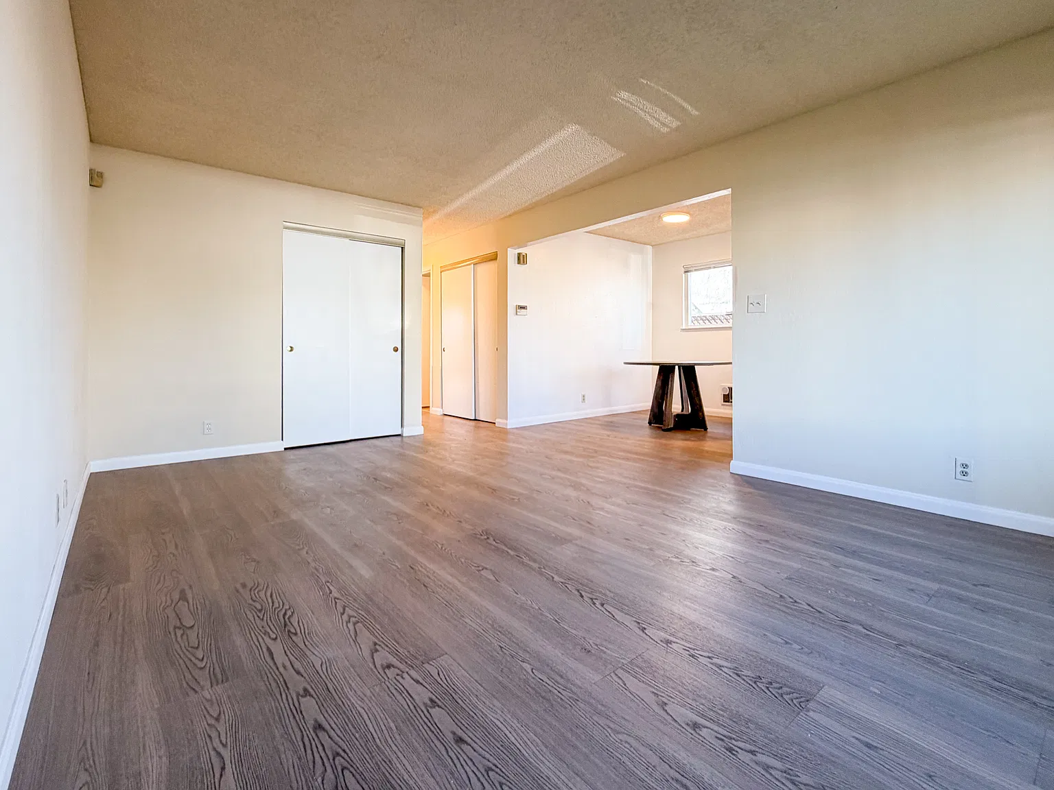 2 bed, 870 sqft, $3,700 — Photo 4