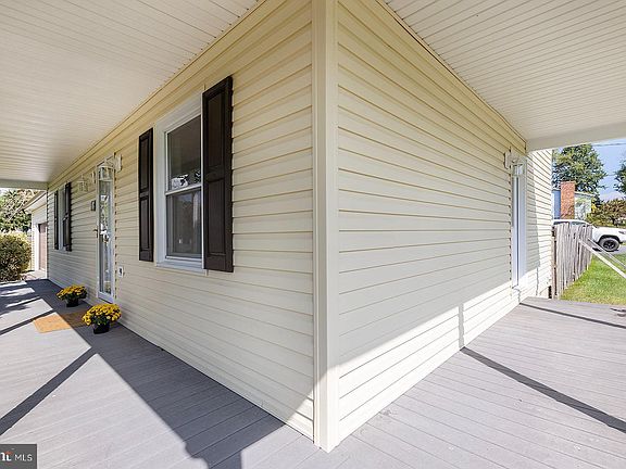 4th image of 413 Westmoreland Dr