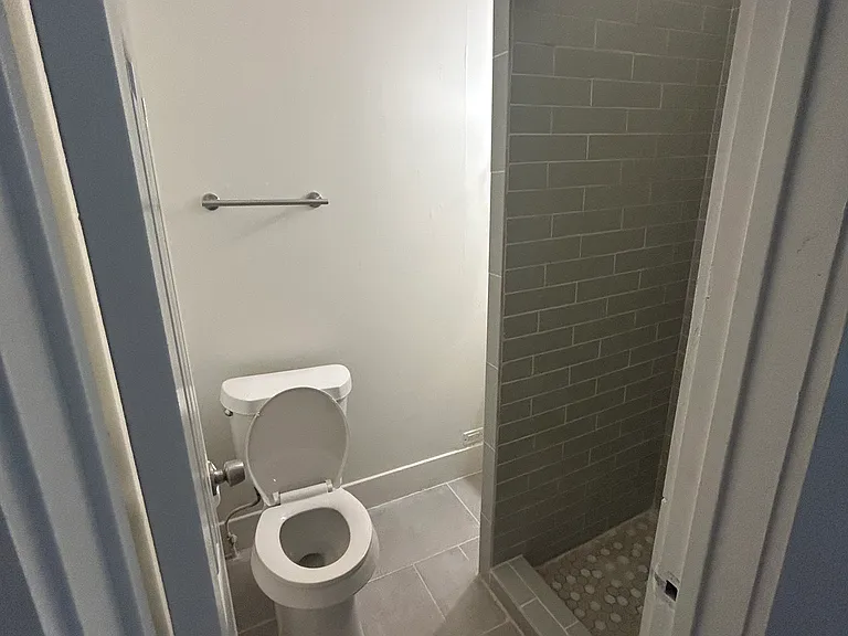 2508 Everett St #1 — Photo 12