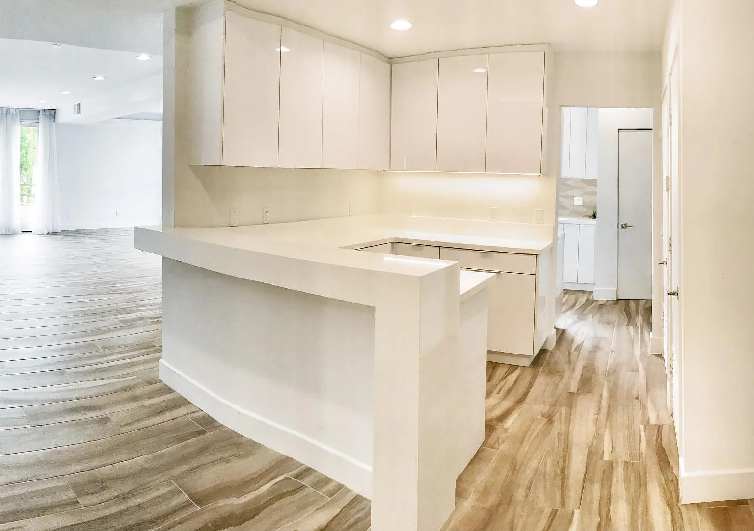 11700 Iowa Ave — Photo 2