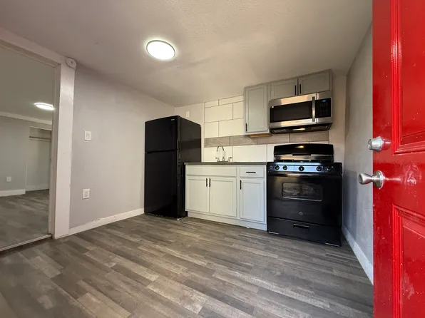 256 Vista Rd #3, San Antonio, TX 78210