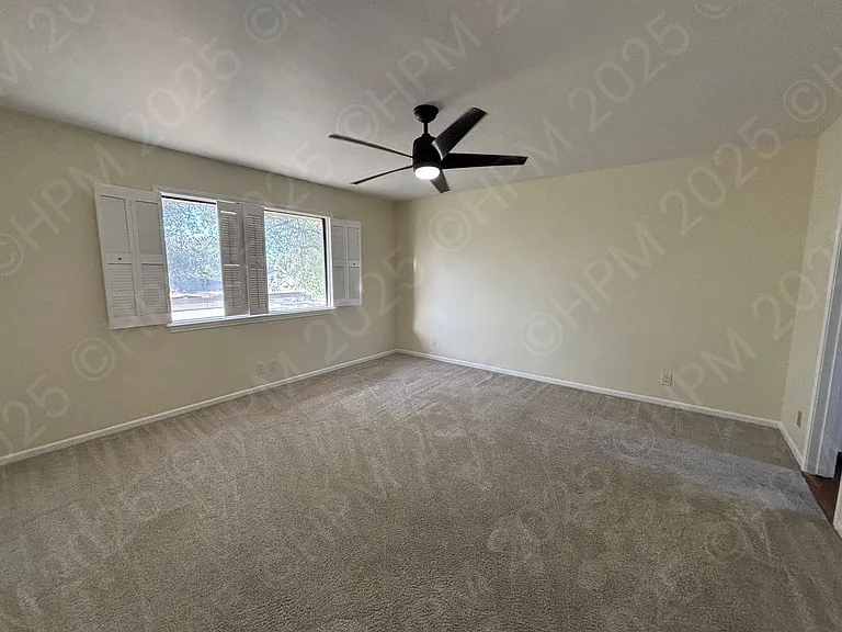 5868 Royal Rdg — Photo 19
