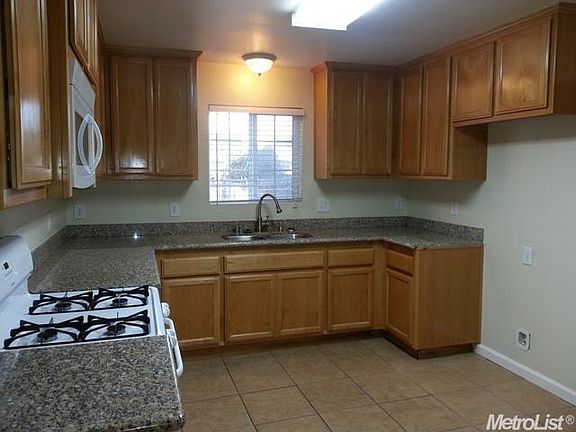 4th image of 2567 W Monterey Ave
