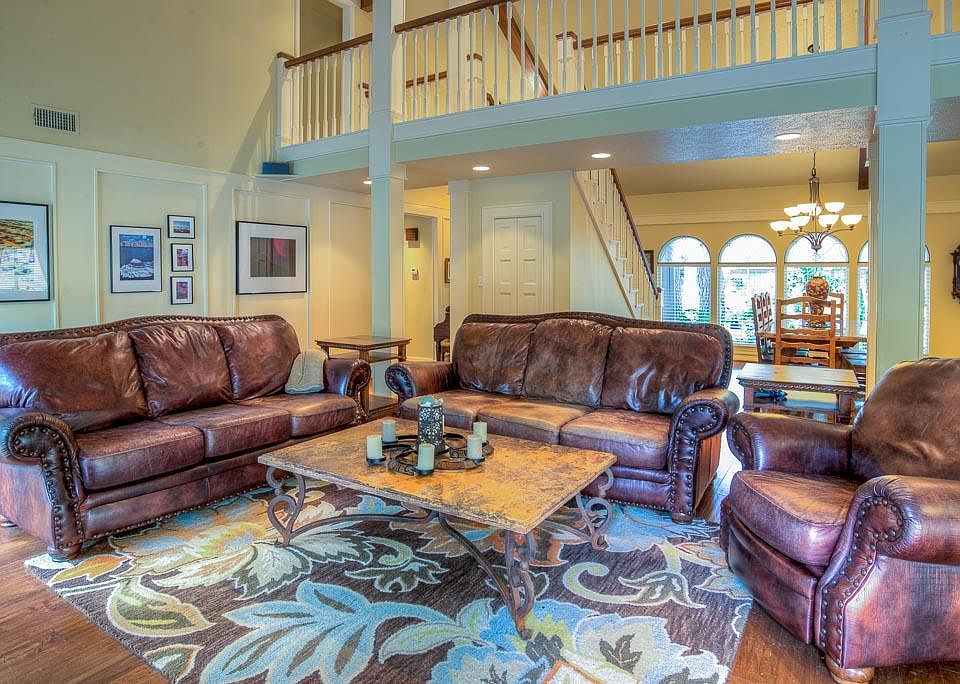 1st image of 822 Thornbranch Dr