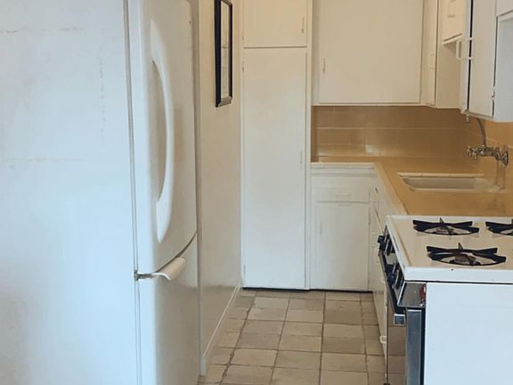 4th image of 1517 Yale St APT A
