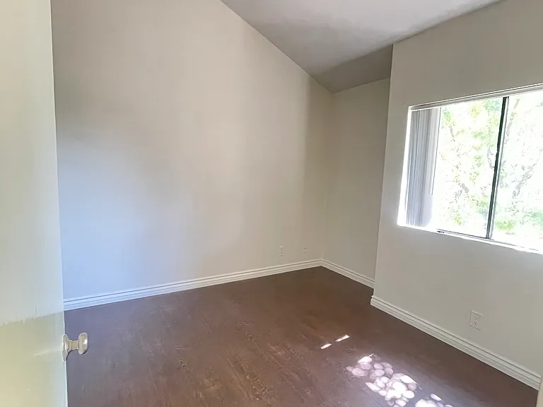 1115 Alameda Ave #1 — Photo 5