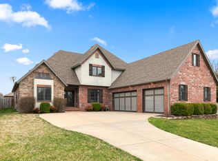 3185 W Brett Dr, Springfield, MO 65810